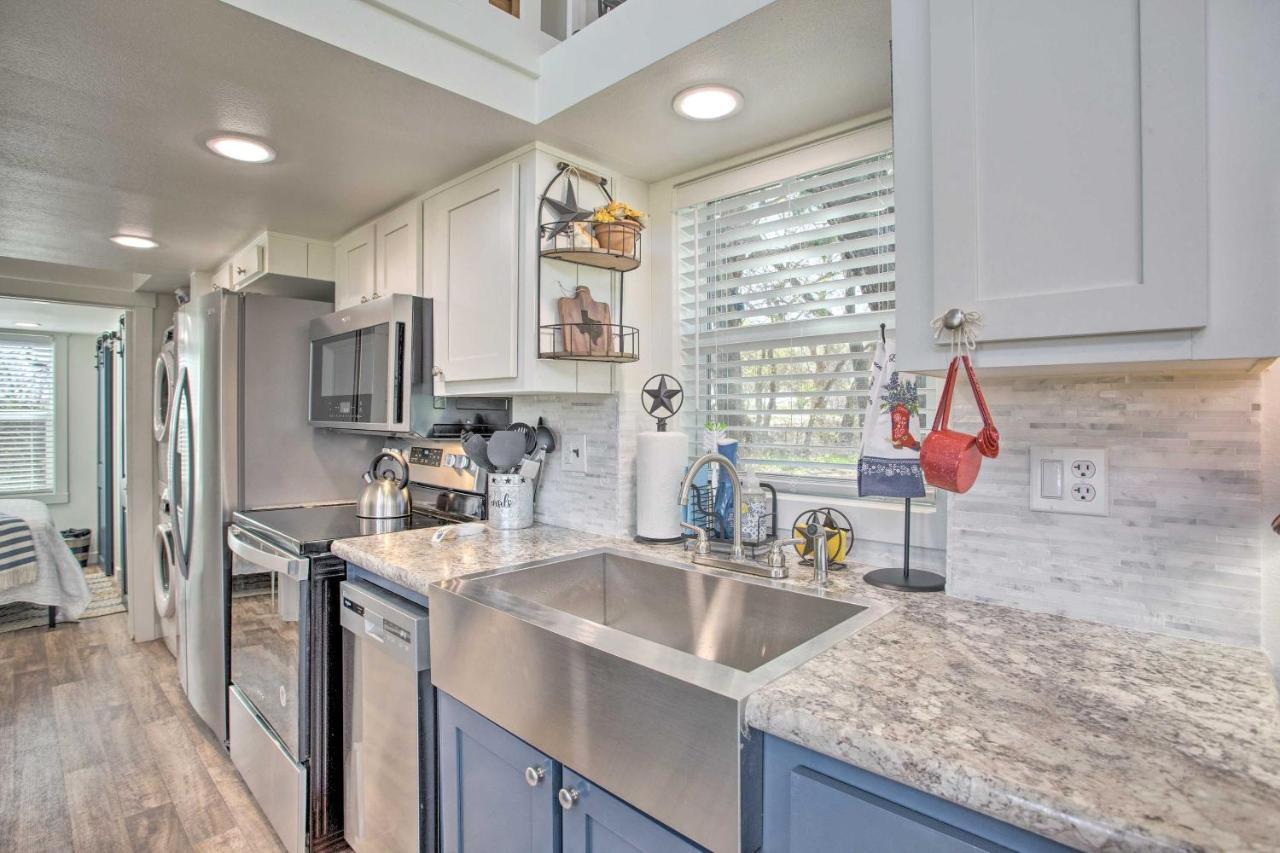Cozy Mckinney Tiny Home With Porch And Fire Pit! ภายนอก รูปภาพ