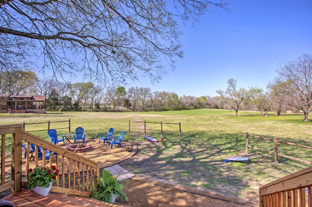 Cozy Mckinney Tiny Home With Porch And Fire Pit! ภายนอก รูปภาพ