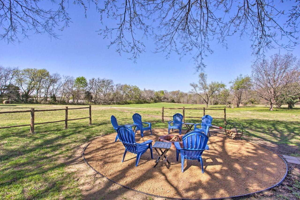 Cozy Mckinney Tiny Home With Porch And Fire Pit! ภายนอก รูปภาพ
