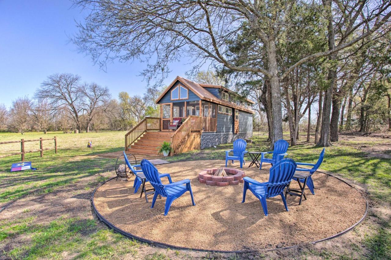 Cozy Mckinney Tiny Home With Porch And Fire Pit! ภายนอก รูปภาพ