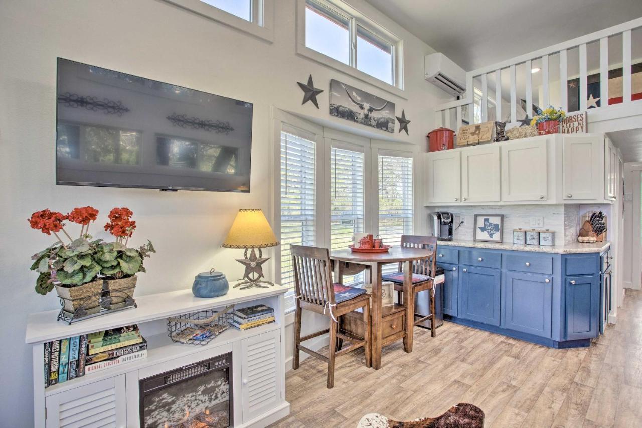 Cozy Mckinney Tiny Home With Porch And Fire Pit! ภายนอก รูปภาพ