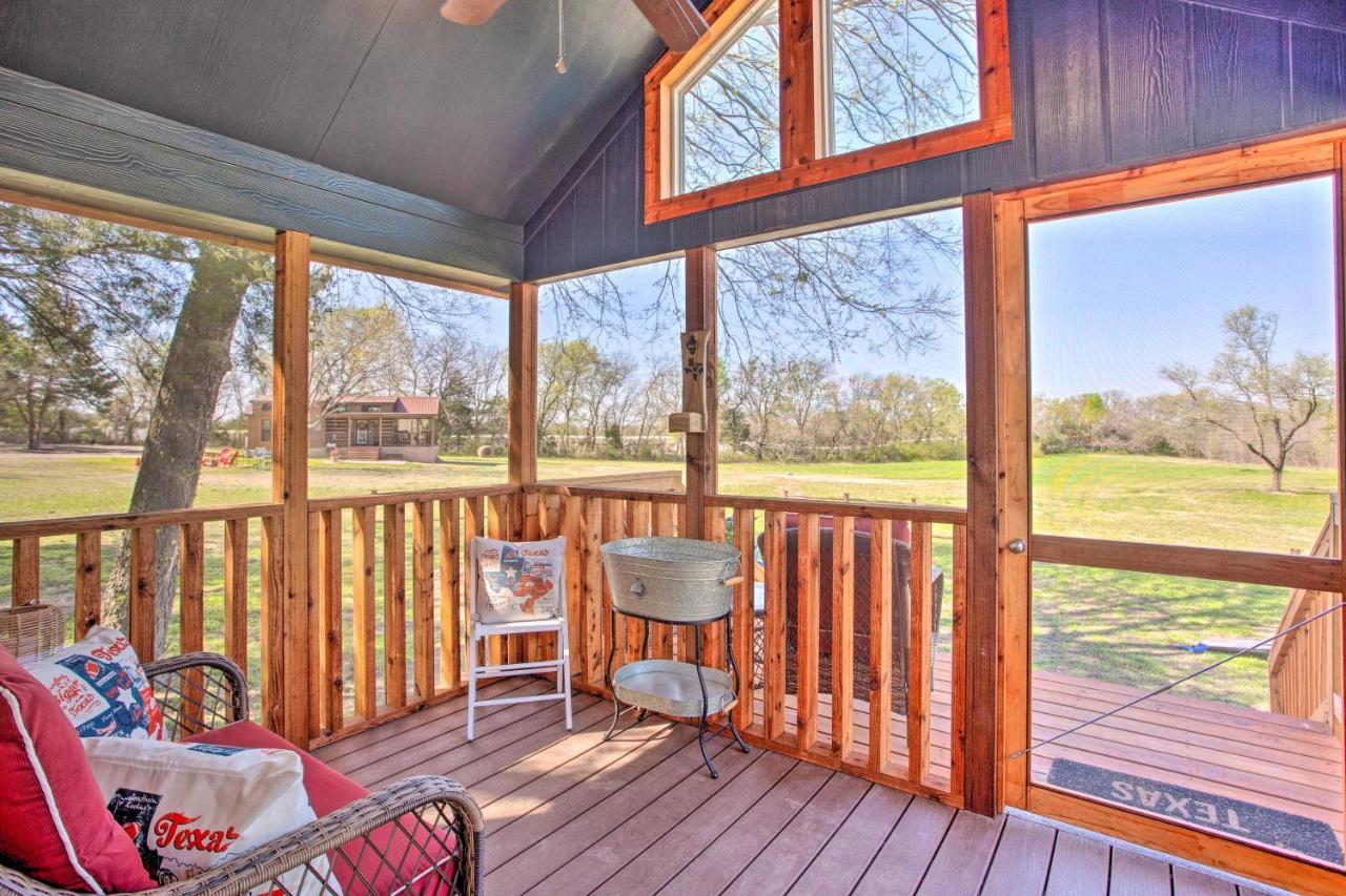 Cozy Mckinney Tiny Home With Porch And Fire Pit! ภายนอก รูปภาพ