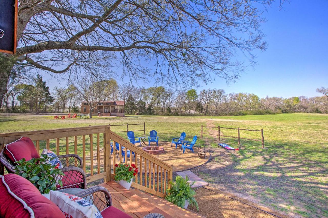 Cozy Mckinney Tiny Home With Porch And Fire Pit! ภายนอก รูปภาพ