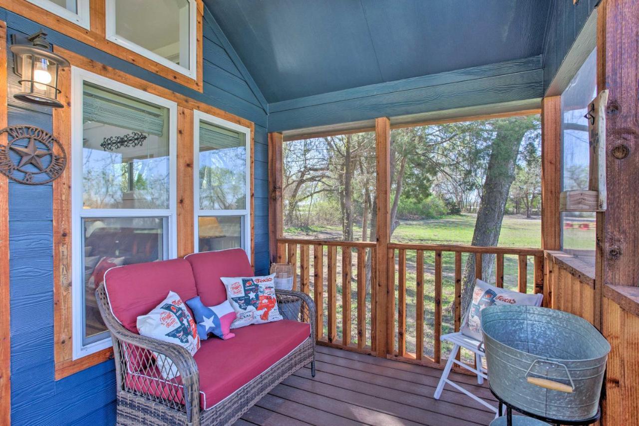 Cozy Mckinney Tiny Home With Porch And Fire Pit! ภายนอก รูปภาพ